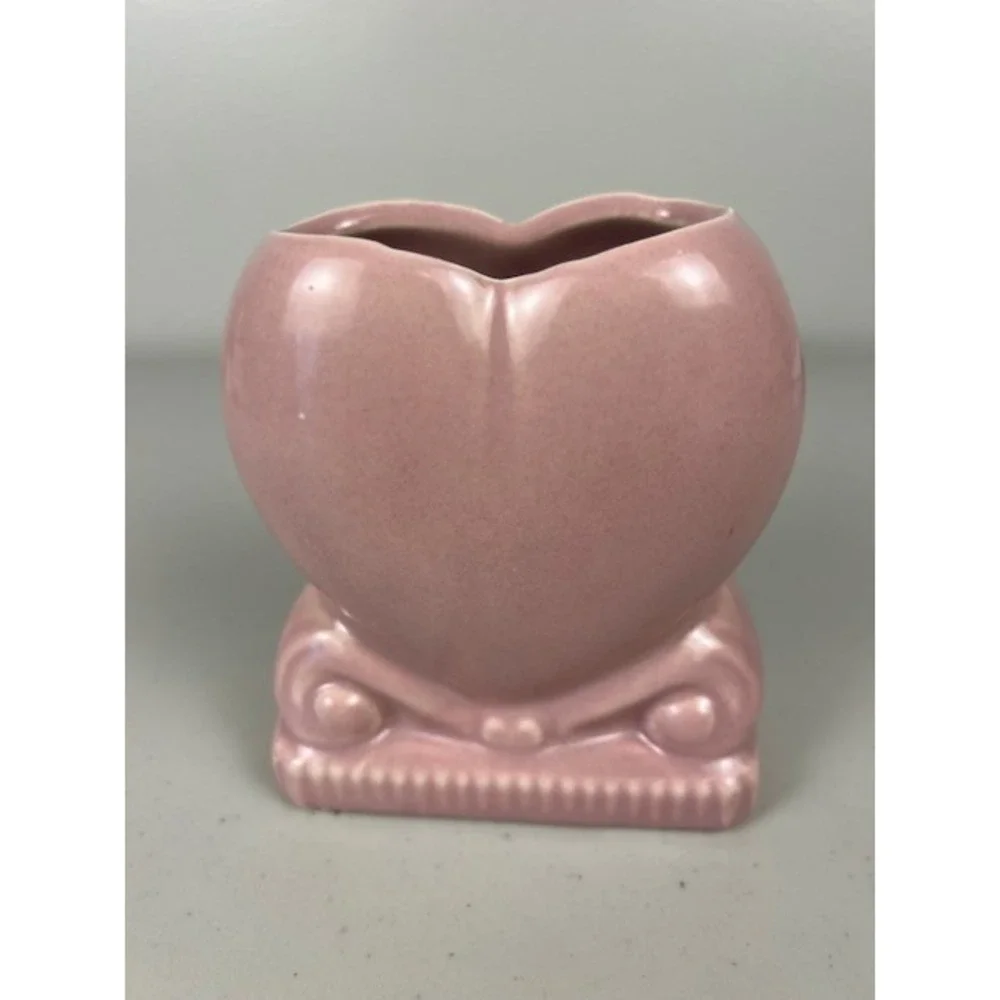 Vintage Pink Ceramic Heart Shaped‎ Vase Scrolled Pedestal Base Mid Century Style